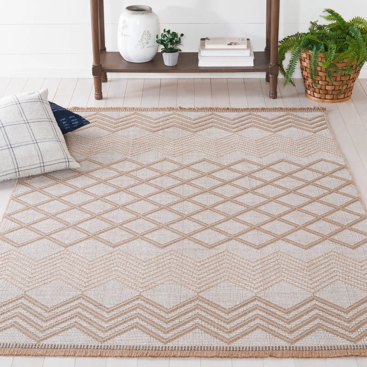 Safavieh Aspect 4'-0" x 6'-0" Rug in Ivory / Natural