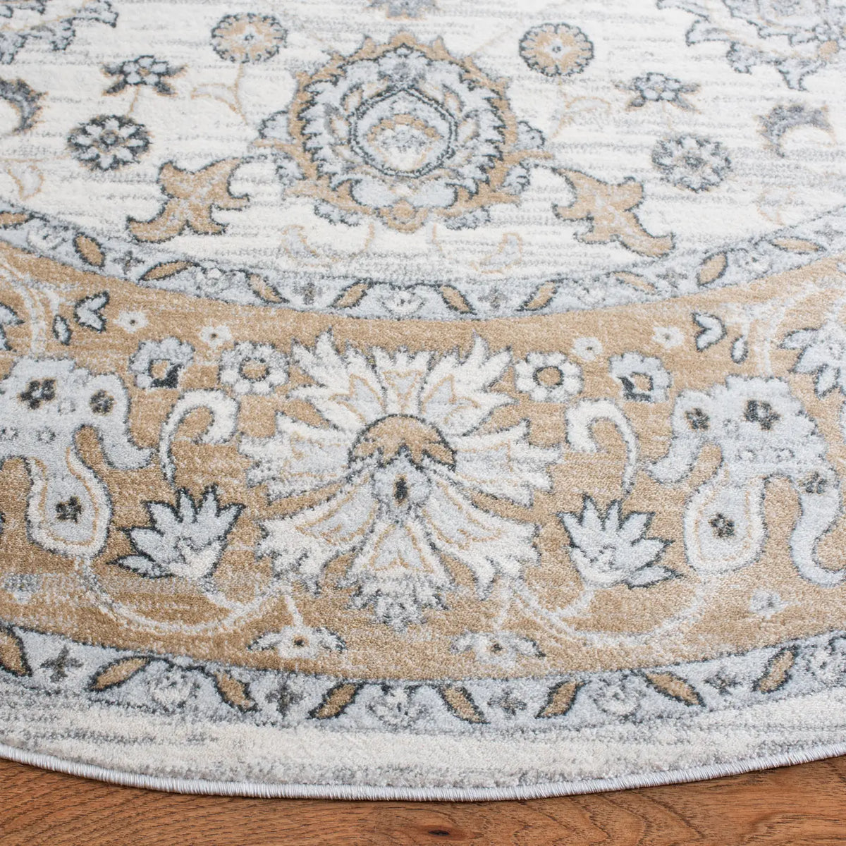 Safavieh Isabella 5'-3" x 5'-3" Rug in Cream / Beige