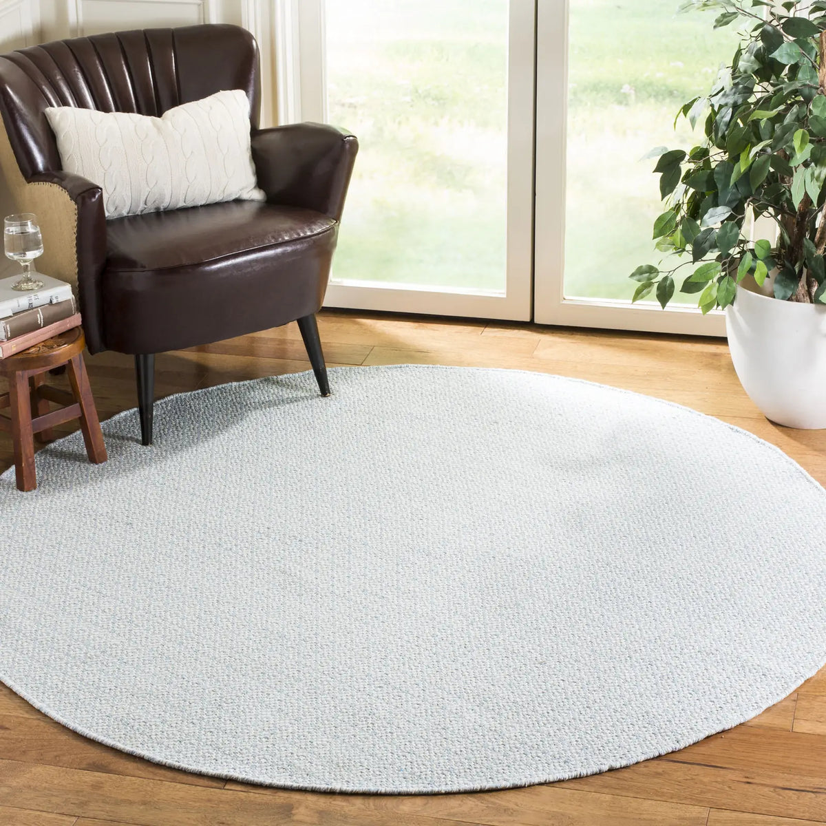 Safavieh Montauk 6'-0" x 6'-0" Rug in Ivory / Light Blue