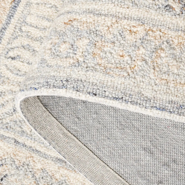 Safavieh Aubusson 4'-0" x 6'-0" Rug in Grey / Ivory