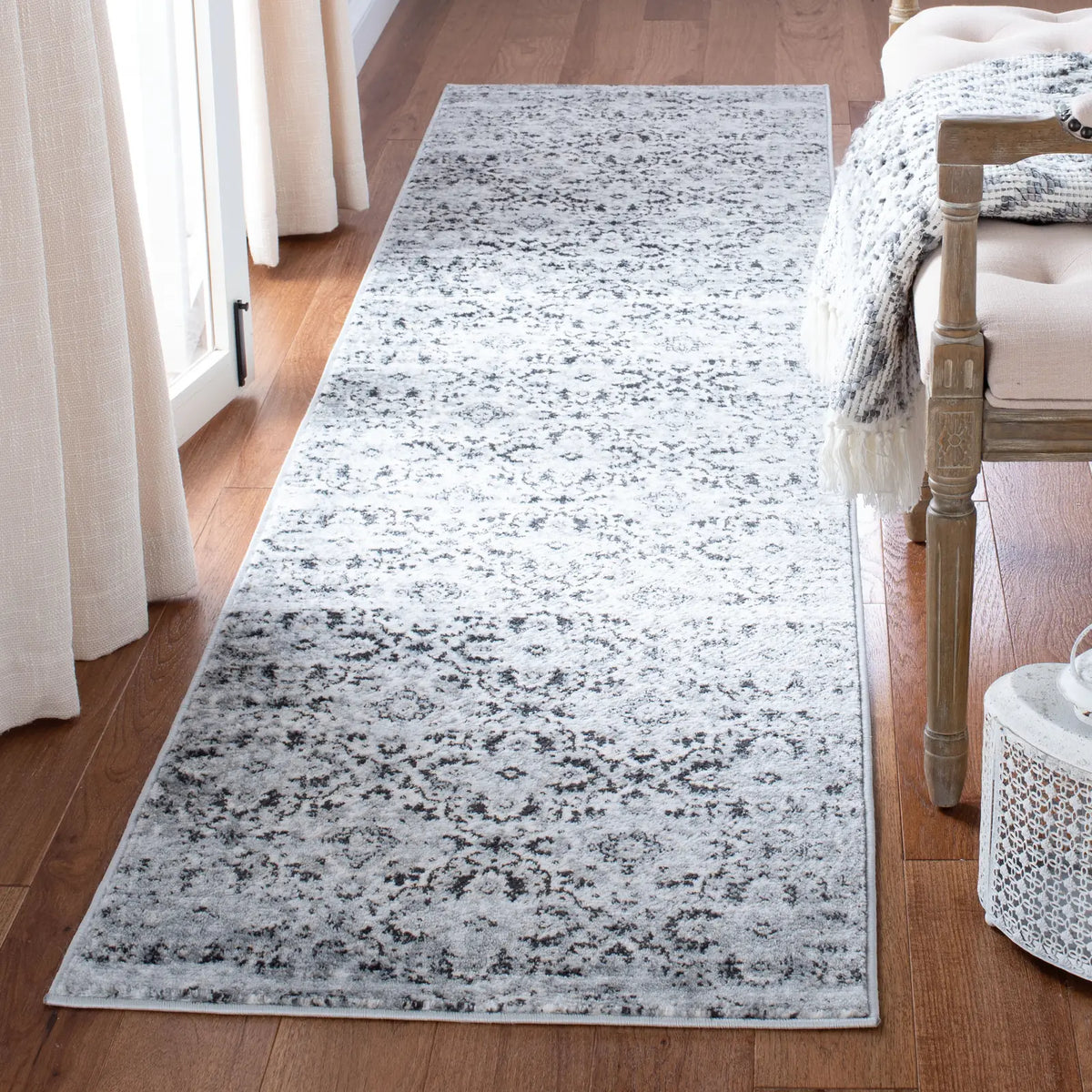Safavieh Lagoon 2'-2" x 9'-0" Rug in Grey / Ivory