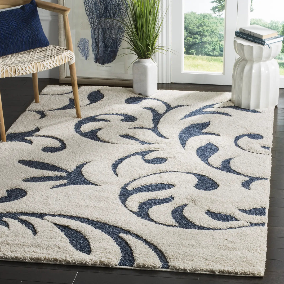 Safavieh Florida Shag 5'-3" x 7'-6" Rug in Cream / Blue