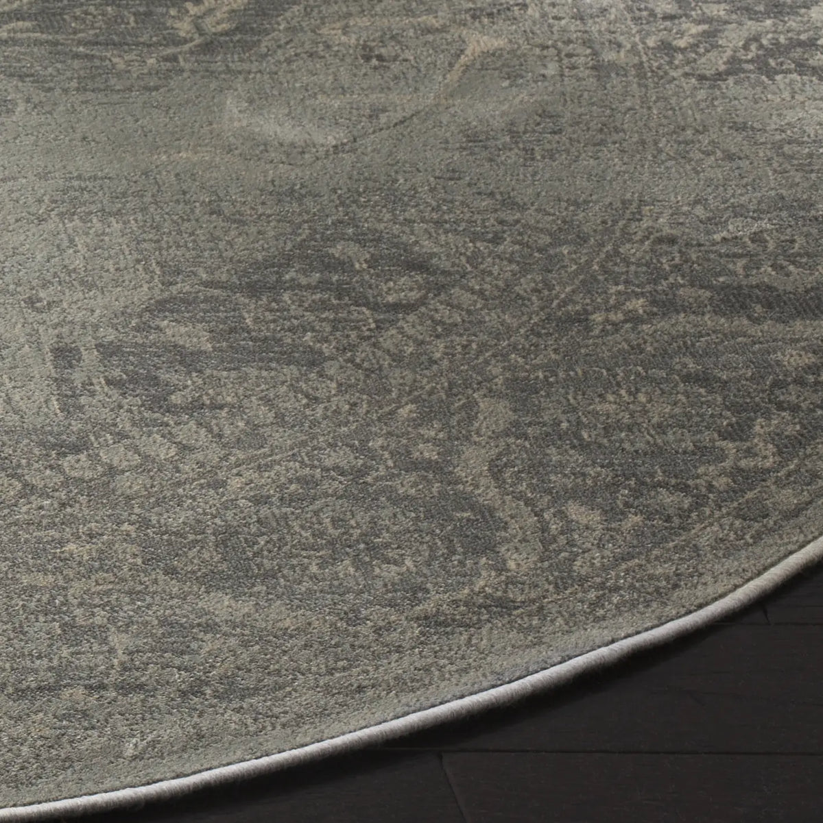 Safavieh Vintage 6'-0" x 6'-0" Rug in Silver
