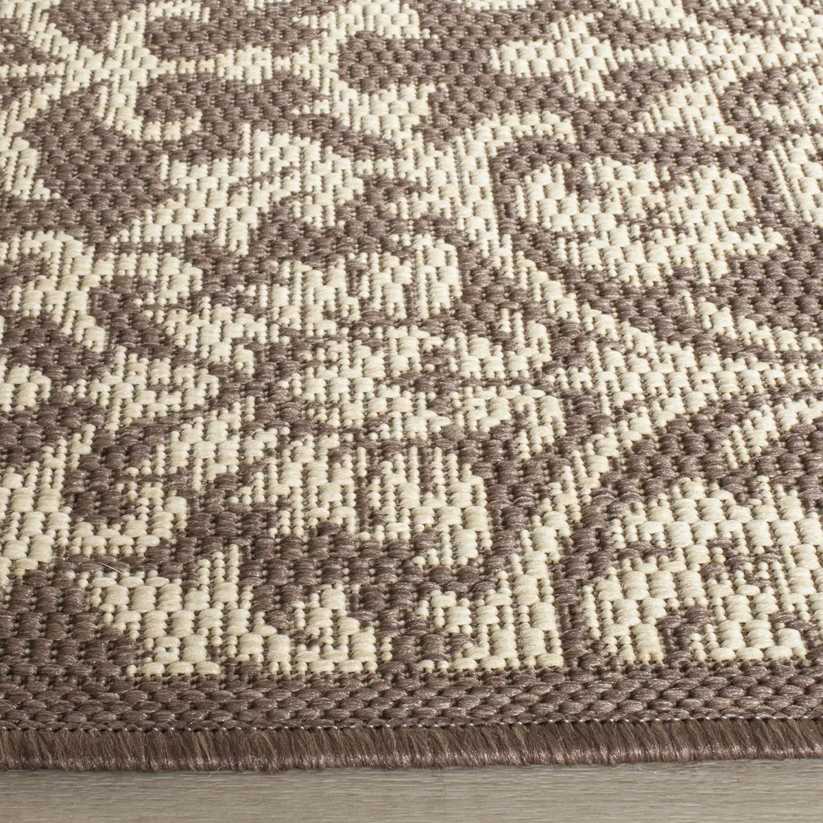 Safavieh Courtyard 2'-3" x 10'-0" Rug in Chocolate / Natural