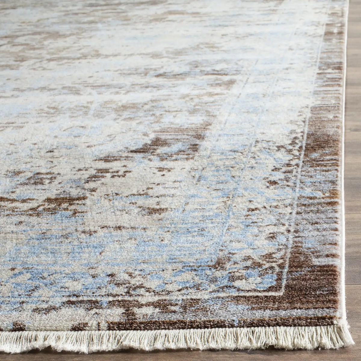 Safavieh Vintage Persian 6'-0" x 9'-0" Rug in Brown / Light Blue