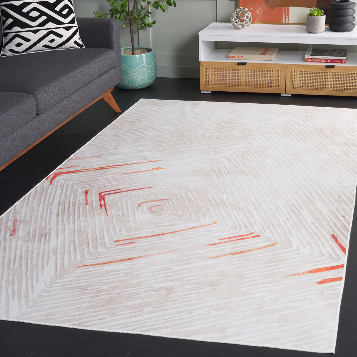 Safavieh Malibu 4'-0" x 6'-0" Rug in Beige / Rust