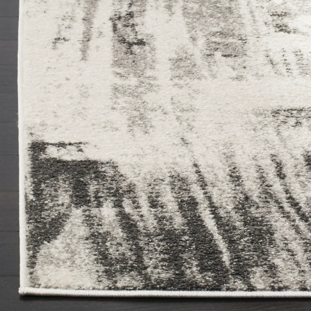 Safavieh Adirondack 4'-0" x 6'-0" Rug in Ivory / Grey