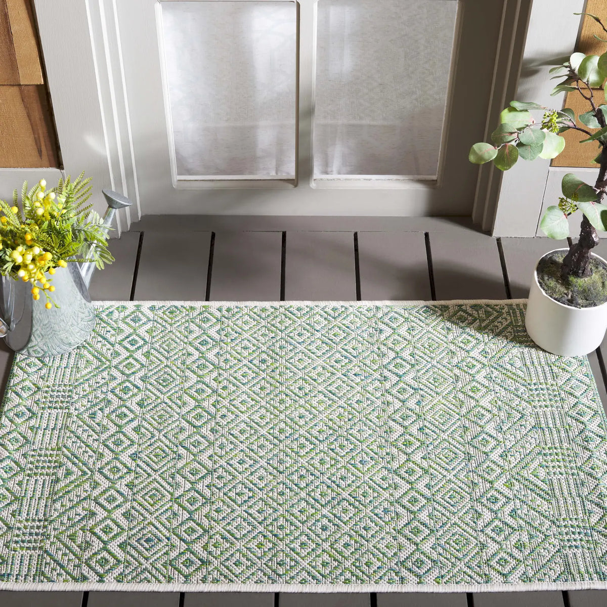 Safavieh Courtyard 2'-0" x 3'-7" Rug in Ivory / Green