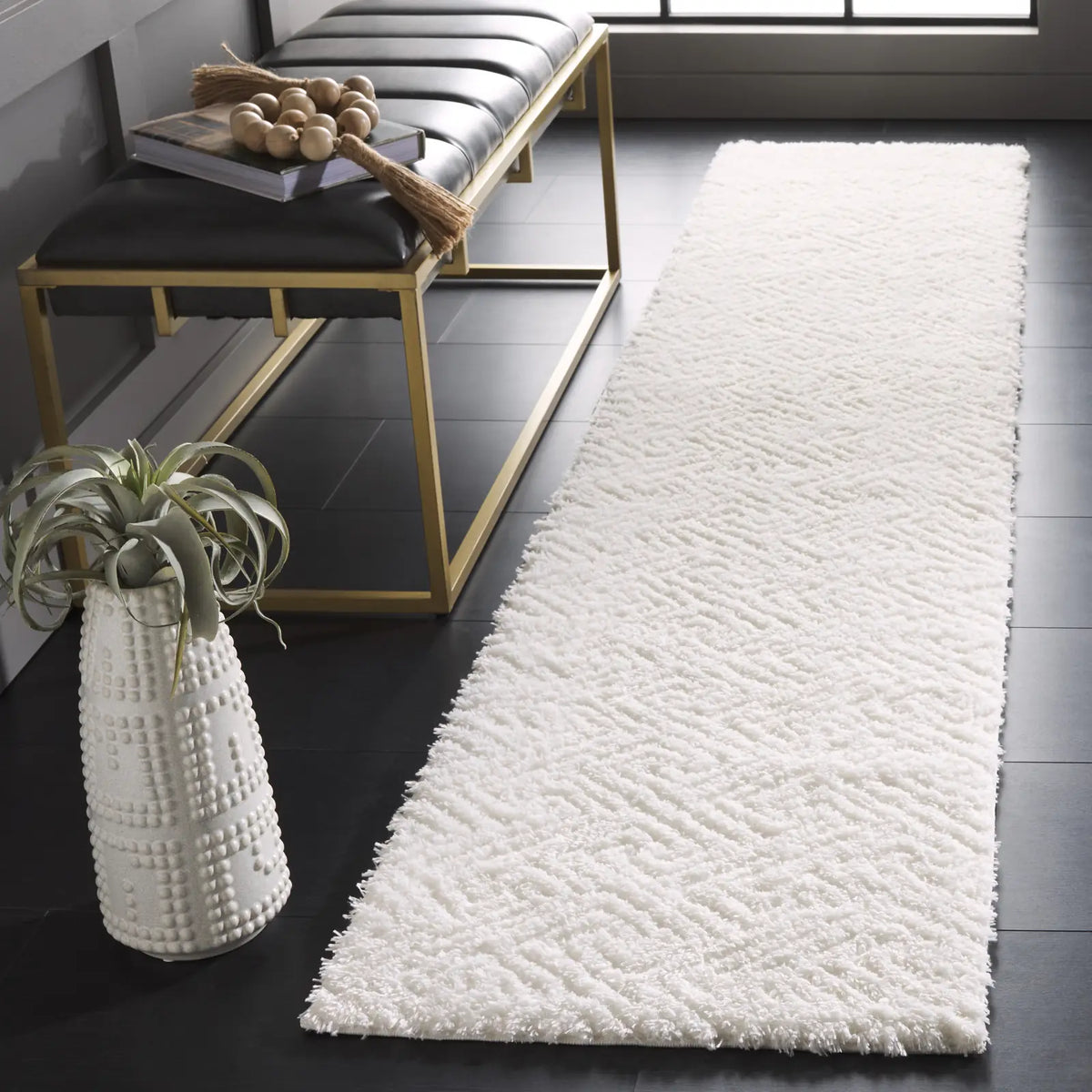 Safavieh Tahoe Shag 2'-0" x 11'-0" Rug in White