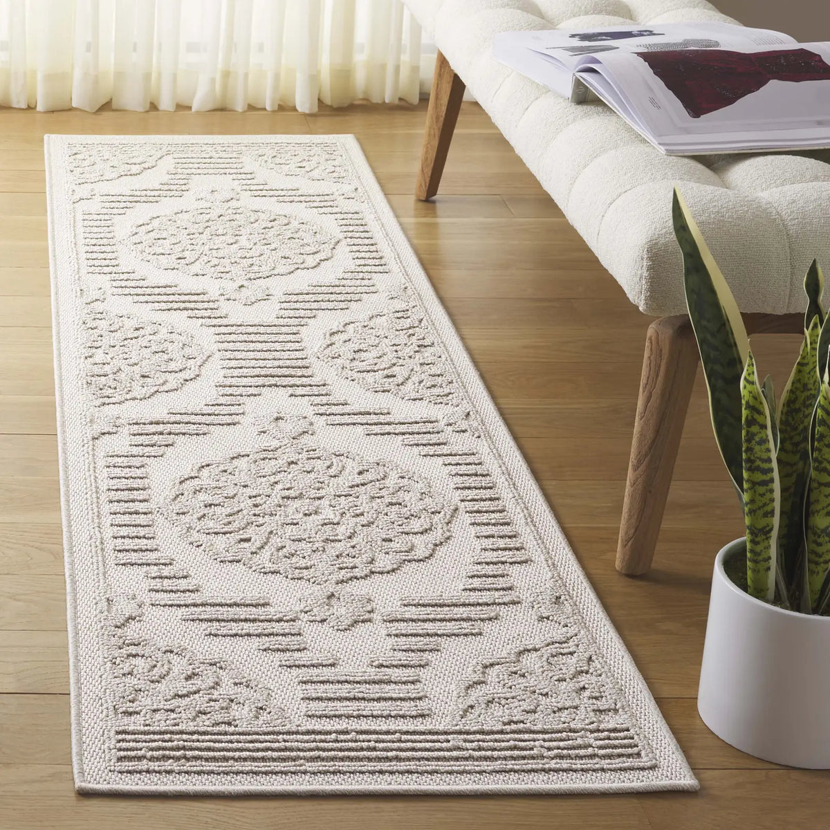 Safavieh Paros 2'-0" x 7'-0" Rug in Ivory