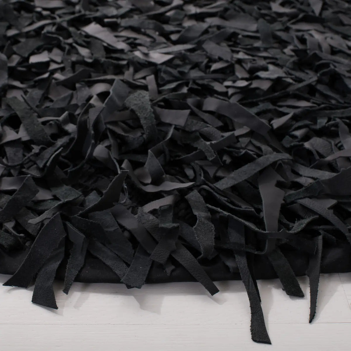 Safavieh Leather Shag 5'-0" x 5'-0" Rug in Black