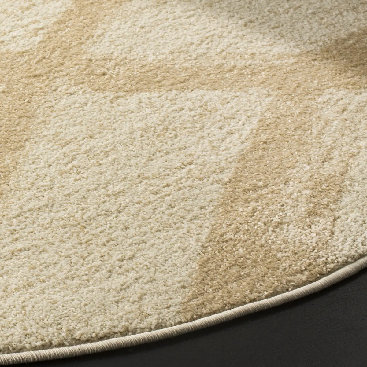 Safavieh Adirondack 6'-0" x 6'-0" Rug in Cream / Champagne