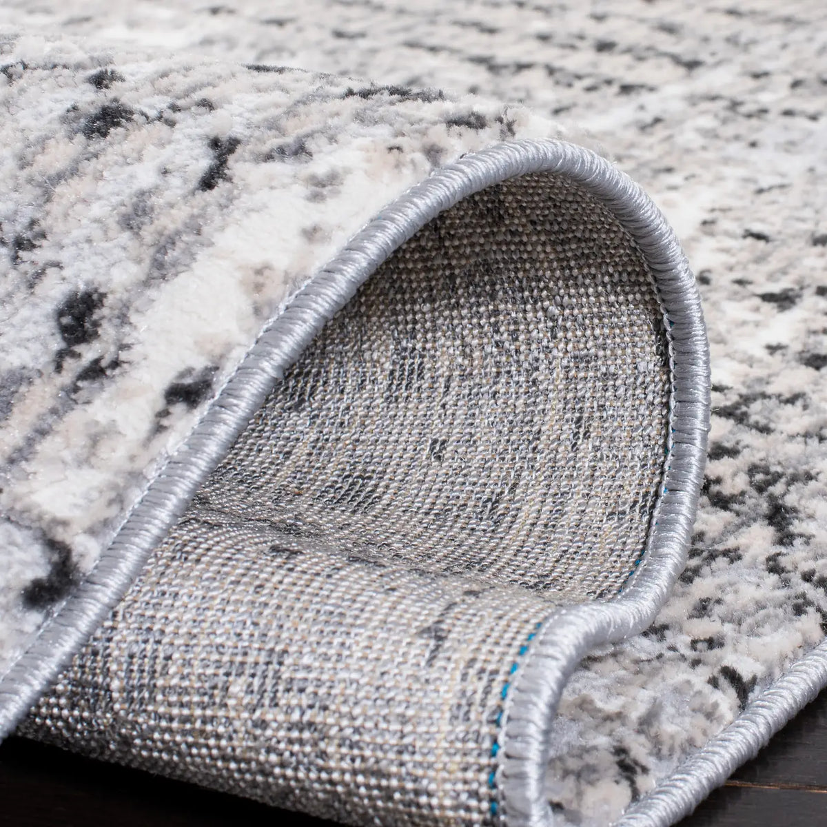 Safavieh Lagoon 4'-0" x 6'-0" Rug in Grey / Beige