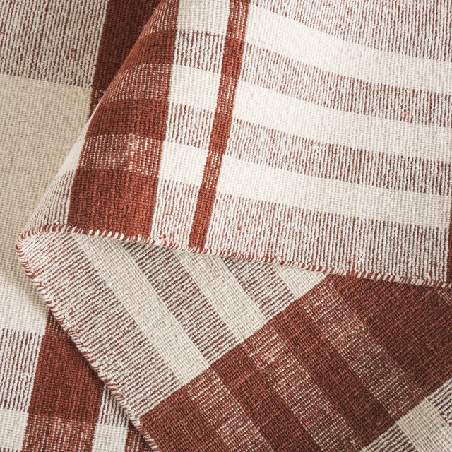 Safavieh Striped Kilim 4'-0" x 6'-0" Rug in Rust / Ivory