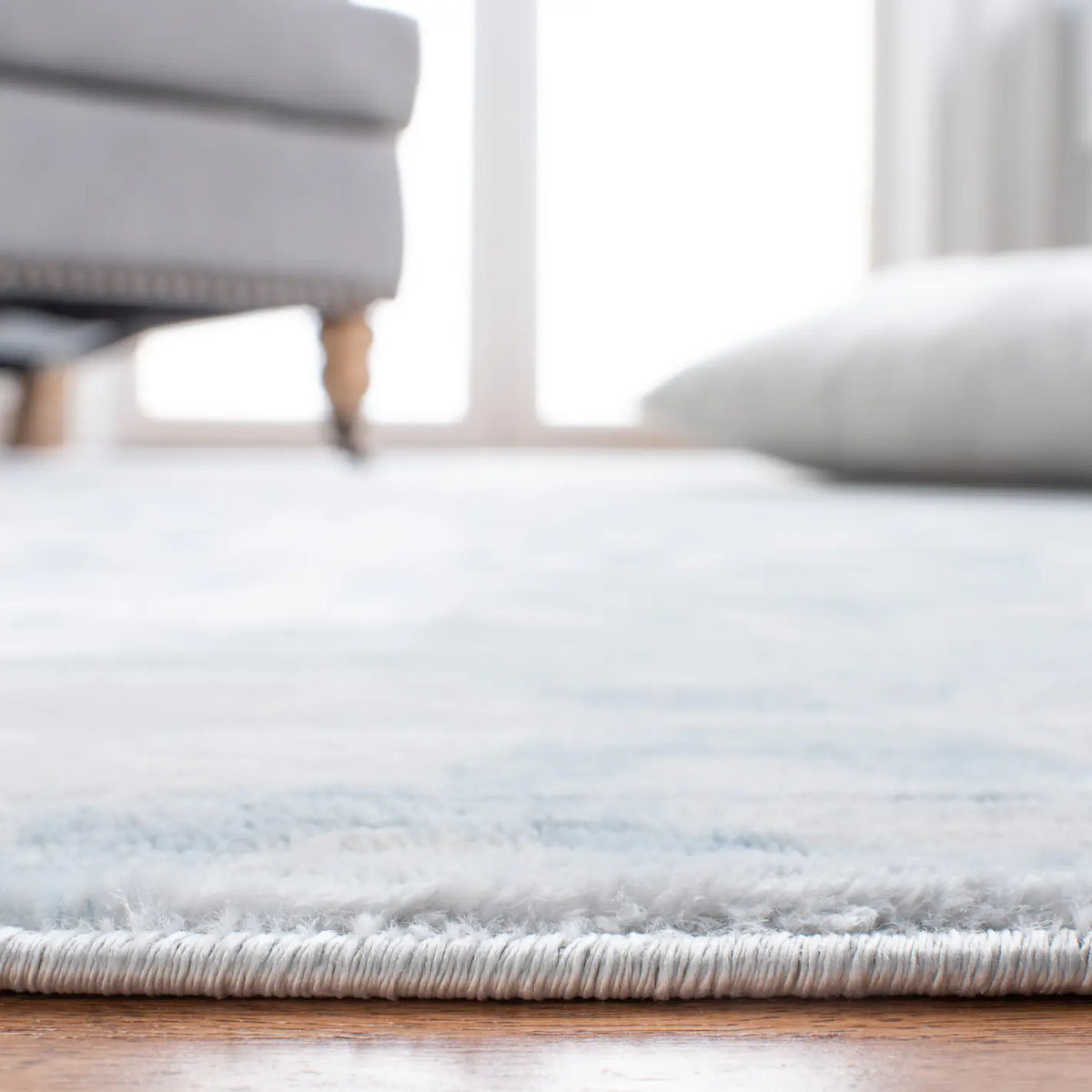 Safavieh Martha Stewart Isabella 4'-0" x 6'-0" Rug in Turquoise / Ivory