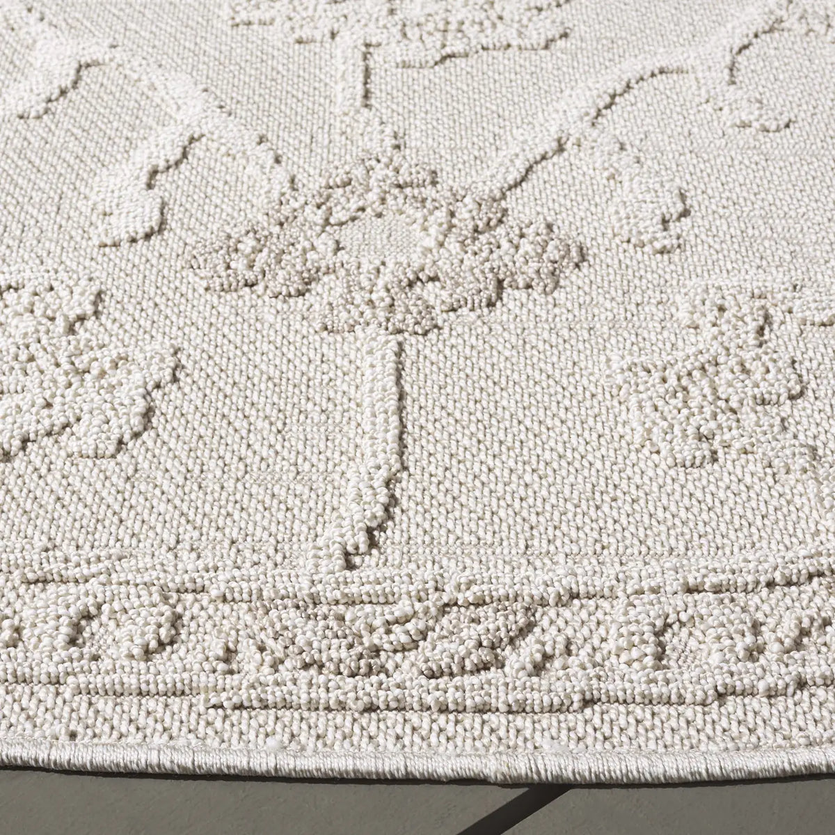 Safavieh Paros 6'-7" x 6'-7" Rug in Ivory
