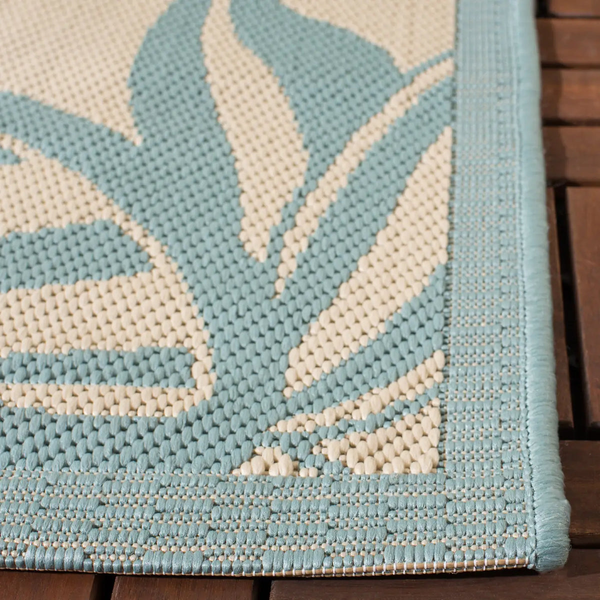 Safavieh Courtyard 4'-0" x 5'-7" Rug in Cream / Aqua