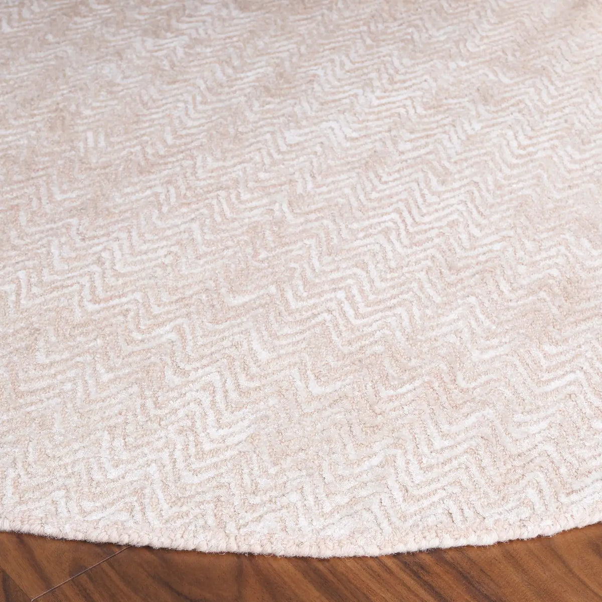 Safavieh Glamour 6'-0" x 6'-0" Rug in Pink / Ivory