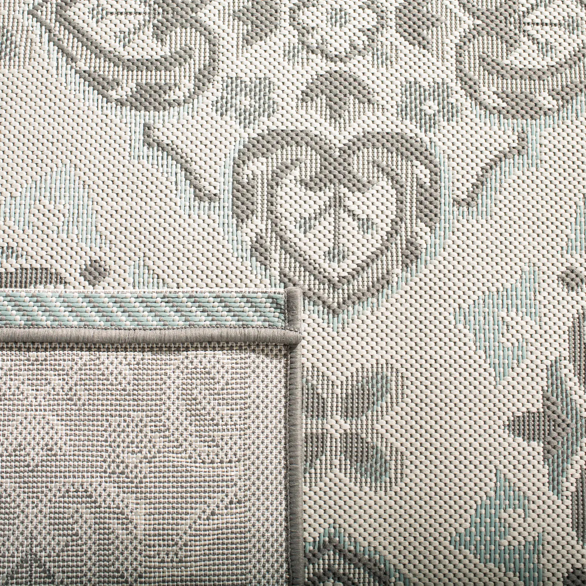 Safavieh Courtyard 5'-3" x 7'-7" Rug in Light Grey / Anthracite