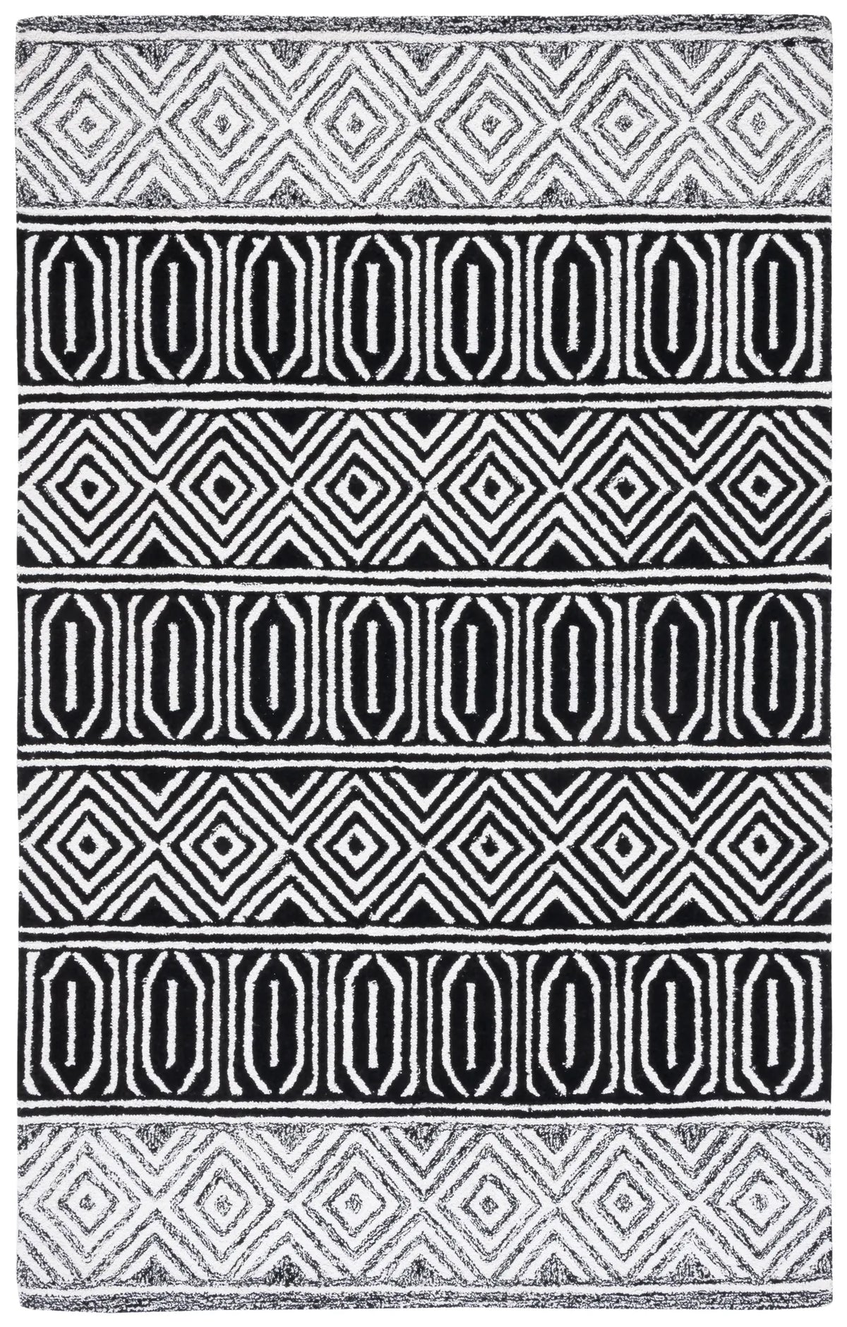 Safavieh Capri 4'-0" x 6'-0" Rug in Ivory / Black