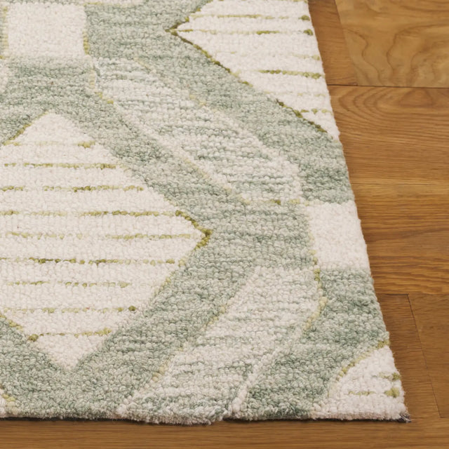 Safavieh Pine 4'-0" x 6'-0" Rug in Sage / Ivory