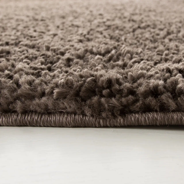 Safavieh August Shag 900 5'-3" x 5'-3" Rug in Brown