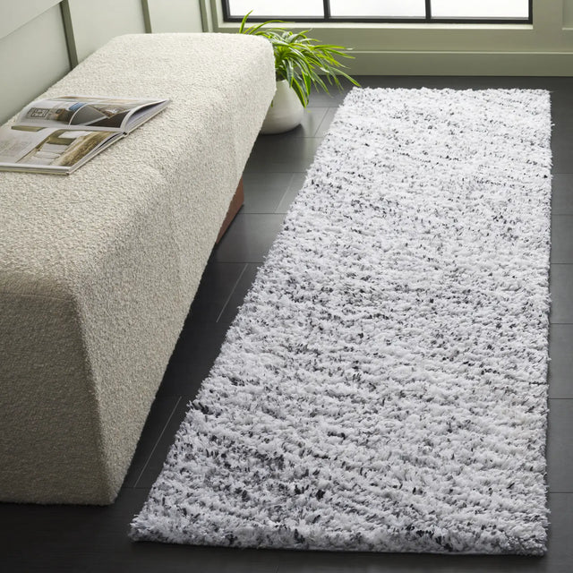 Safavieh Glory Shag 2'-3" x 8'-0" Rug in Ivory / Grey