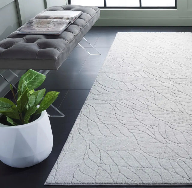 Safavieh Versailles 2'-6" x 8'-0" Rug in Grey