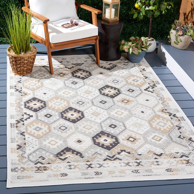Safavieh Sunrise 5'-3" x 7'-7" Rug in Ivory / Grey Black