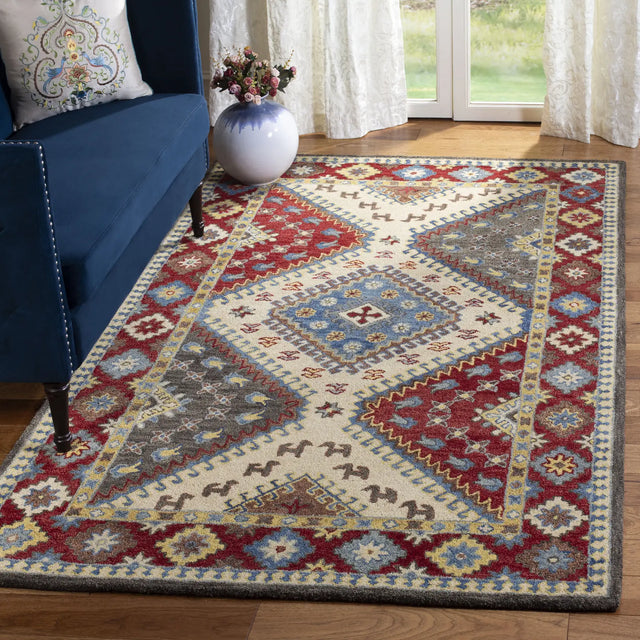 Safavieh Antiquity 4'-0" x 6'-0" Rug in Red / Ivory
