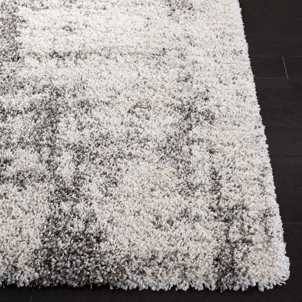 Safavieh Hudson Shag 4'-0" x 6'-0" Rug in Ivory / Grey
