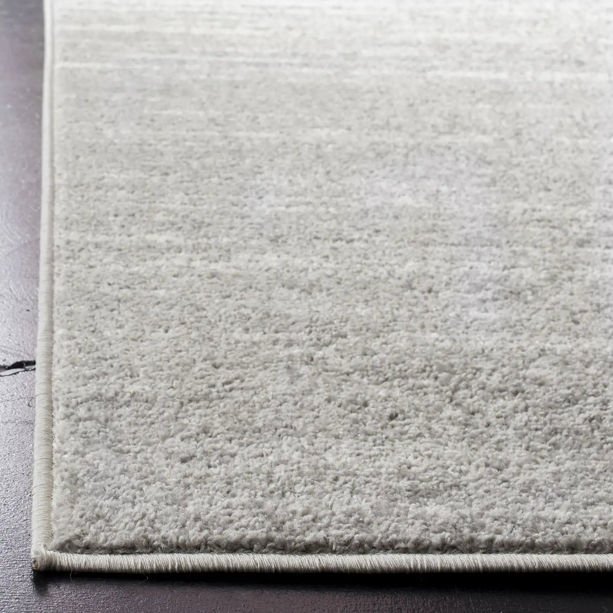 Safavieh Adirondack 4'-0" x 6'-0" Rug in Light Grey / Grey
