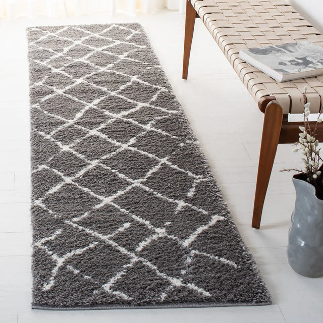 Safavieh Berber Shag 2'-3" x 6'-0" Rug in Light Grey / Cream