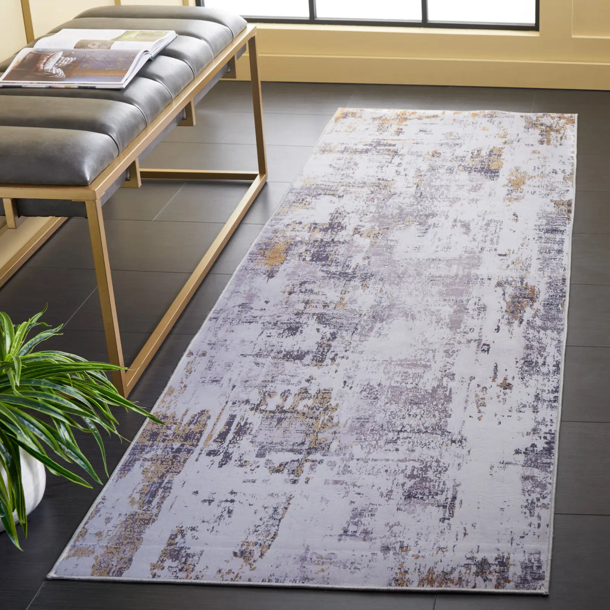 Safavieh Tacoma 2'-6" x 6'-0" Rug in Grey / Gold