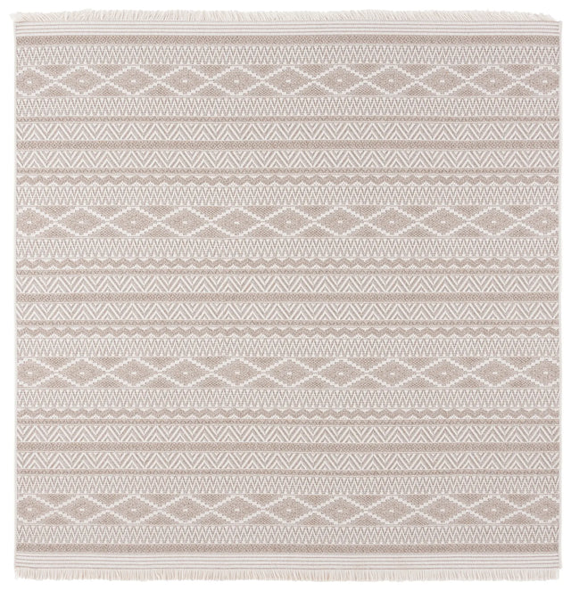 Safavieh Wicker 6'-7" x 6'-7" Rug in Ivory / Beige