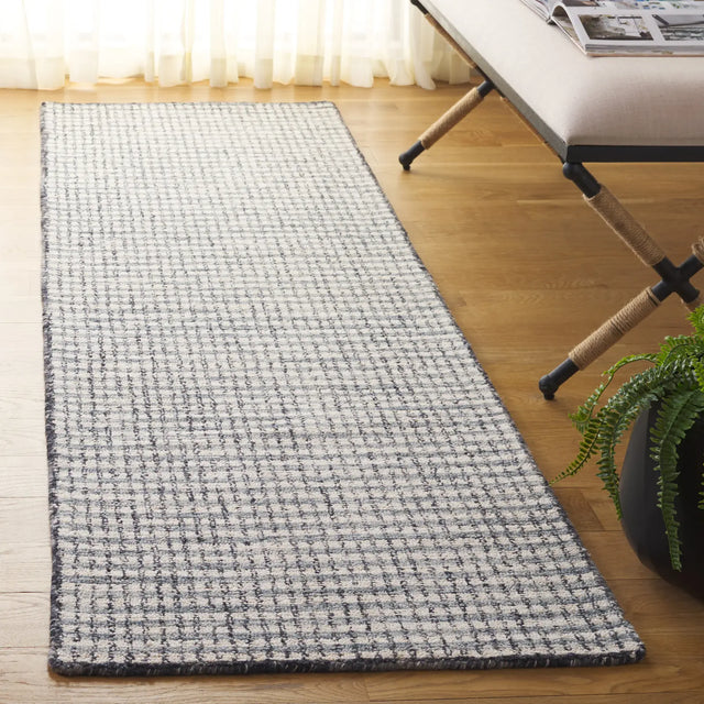 Safavieh Abstract 2'-3" x 8'-0" Rug in Ivory / Black