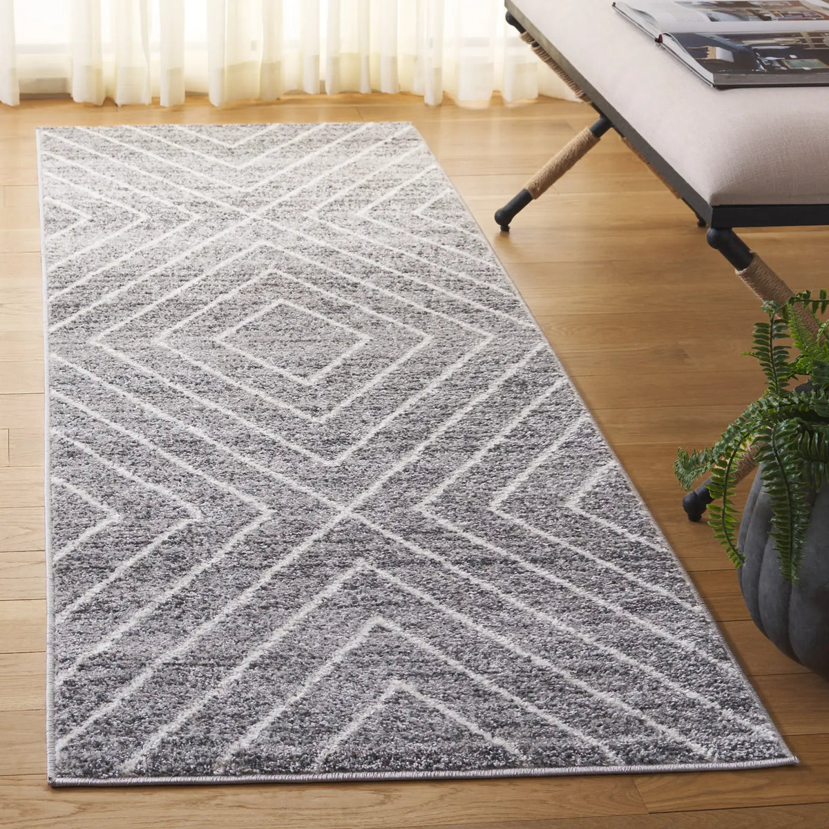 Safavieh Adirondack 2'-6" x 8'-0" Rug in Dark Grey / Ivory