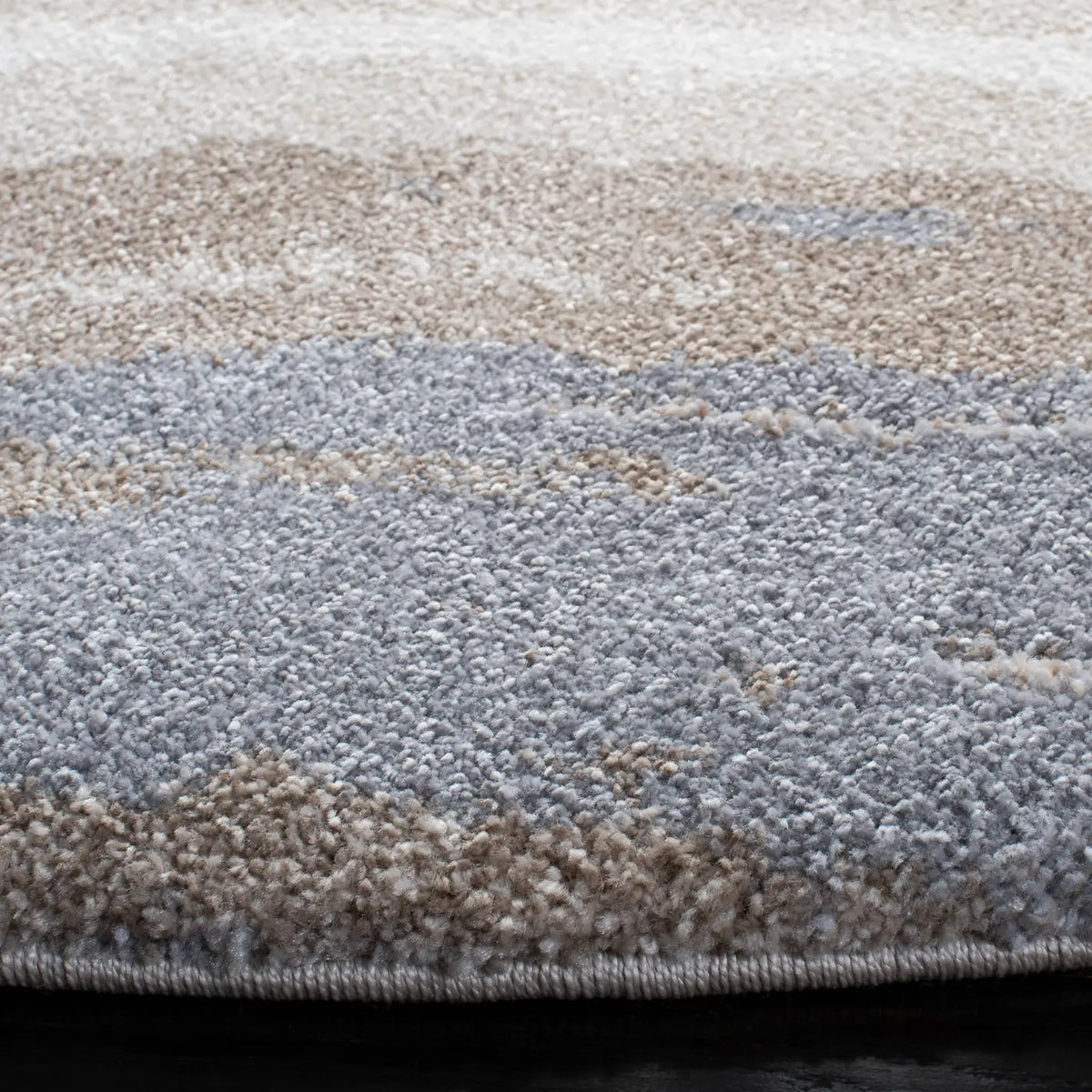 Safavieh Cyrus Shag 6'-7" x 6'-7" Rug in Ivory / Grey