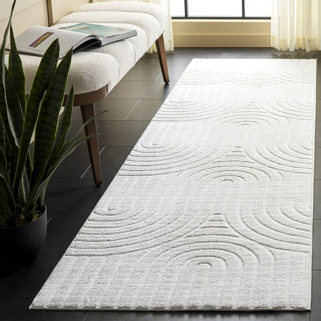Safavieh Versailles 2'-6" x 8'-0" Rug in Ivory