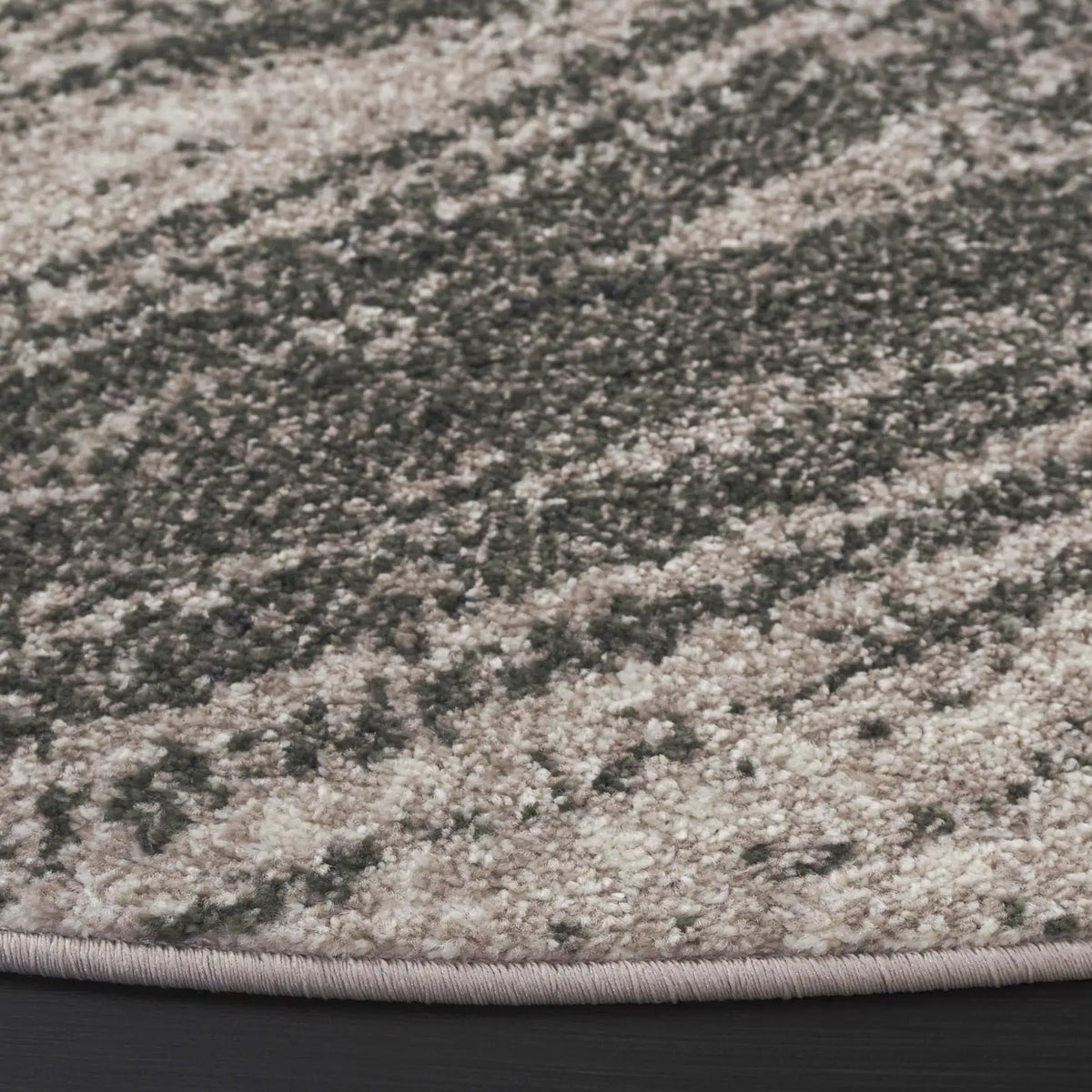 Safavieh Adirondack 6'-7" x 6'-7" Rug in Ivory / Green