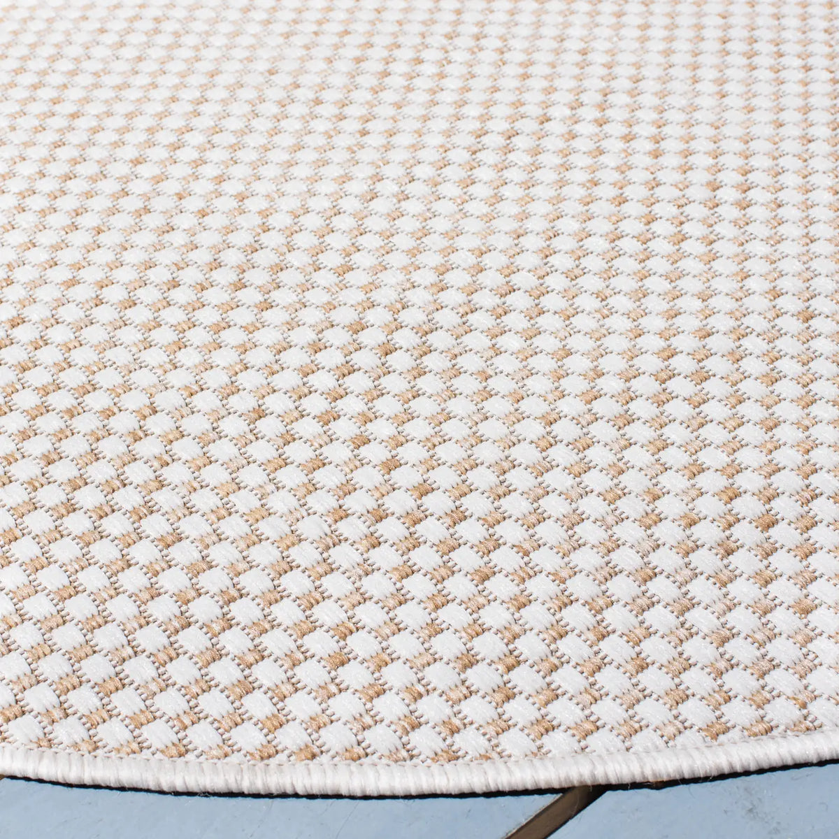 Safavieh Courtyard 6'-7" x 6'-7" Rug in Ivory / Gold