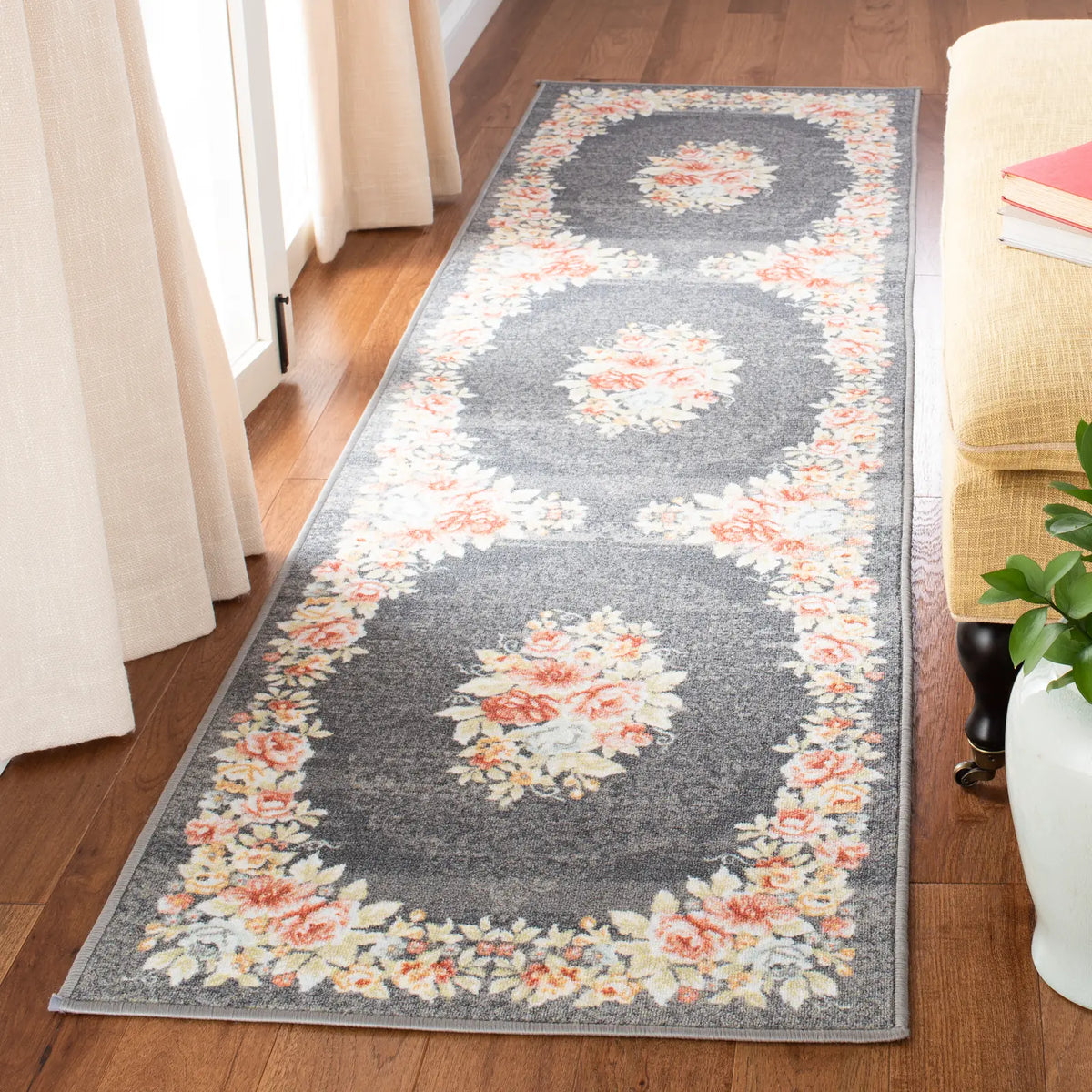 Safavieh Journey 2'-2" x 9'-0" Rug in Grey / Pink