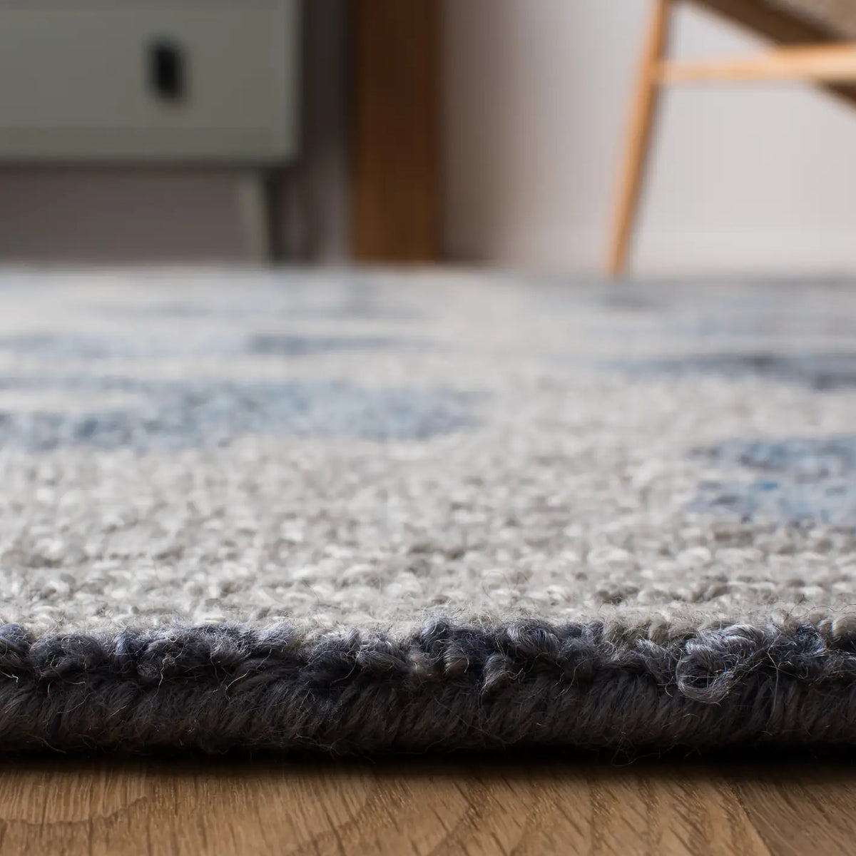 Safavieh Abstract 4'-0" x 6'-0" Rug in Grey / Blue