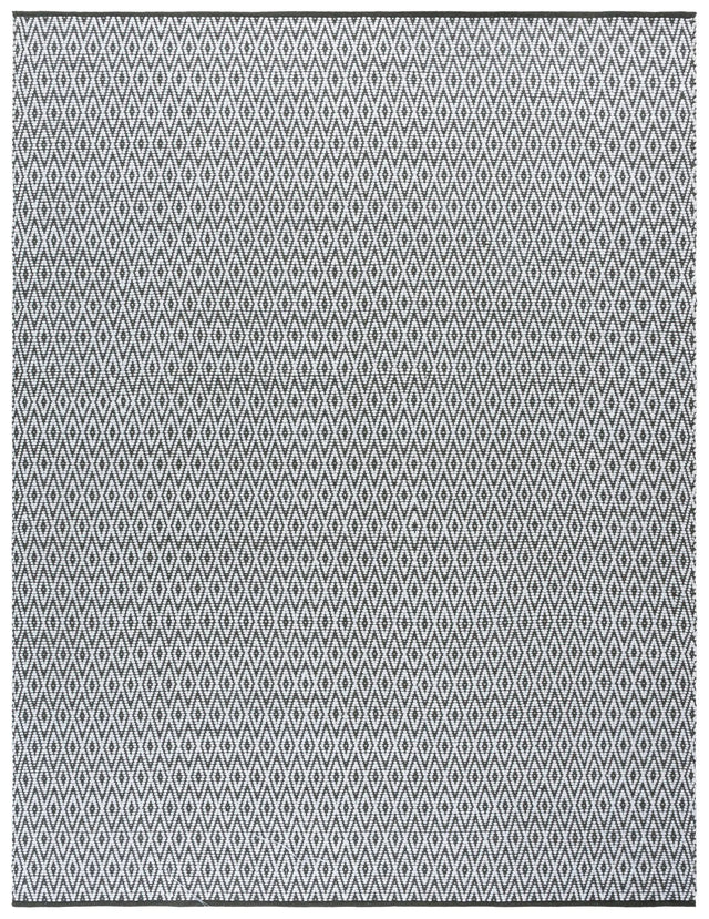 Safavieh Montauk 6'-0" x 9'-0" Rug in Ivory / Green