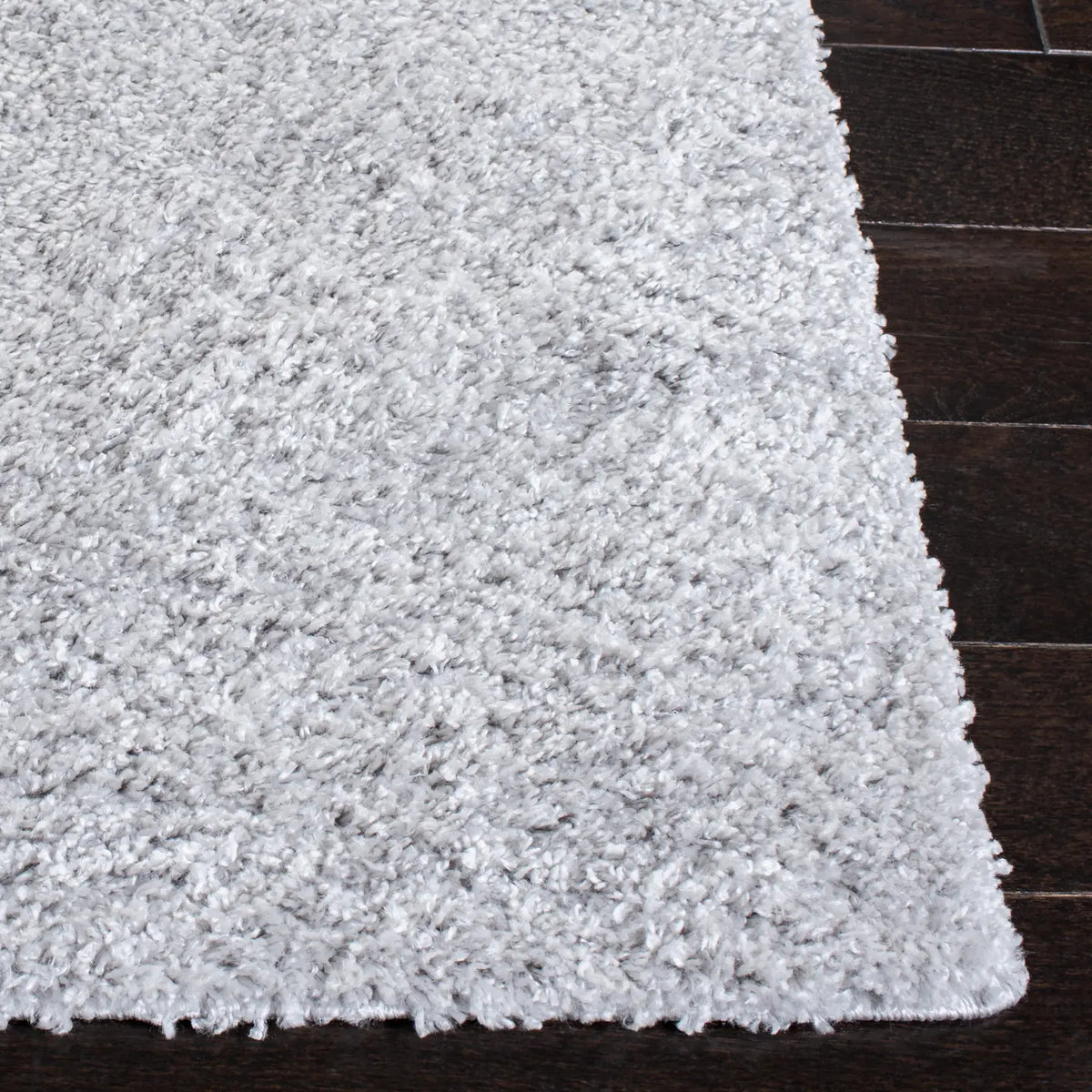 Safavieh August Shag 500 4'-0" x 6'-0" Rug in Light Grey