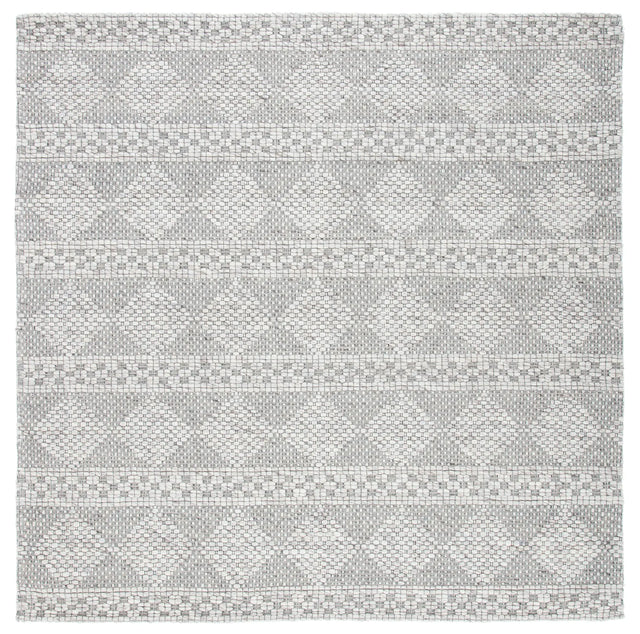 Safavieh Marbella 7'-0" x 7'-0" Rug in Beige / Grey