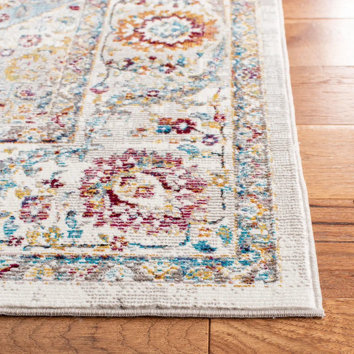 Safavieh Aria 4'-0" x 6'-0" Rug in Blue / Ivory