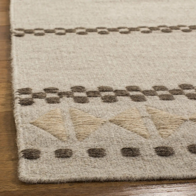 Safavieh Dhurries 4'-0" x 6'-0" Rug in Natural