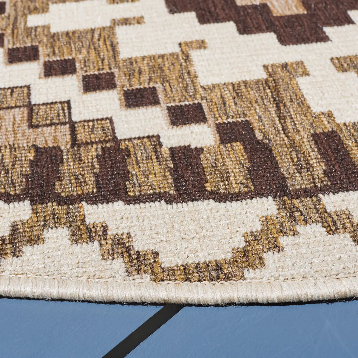 Safavieh Veranda 6'-7" x 6'-7" Rug in Creme / Brown