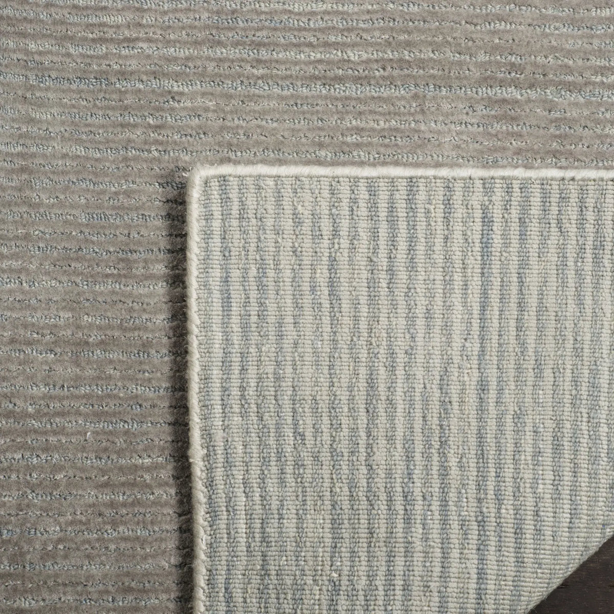 Safavieh Mirage 6'-0" x 9'-0" Rug in Grey